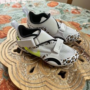 Nike superrep leopard cycle/spinning shoe women’s size 8.